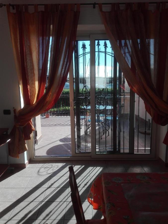 A Santy's House: Central Rome Budget Stay Fiumicino Exterior photo